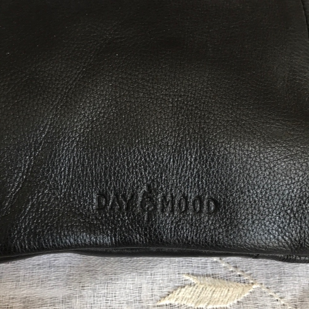 🎉Final Markdown🎉DAY & MOOD Leather Nya Crossbody - Picture 4 of 10